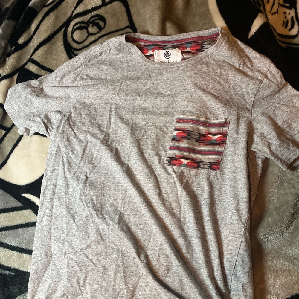 ON THE BYAS T-SHIRT